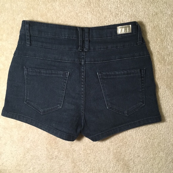 Super high rise shorts - Picture 2 of 2